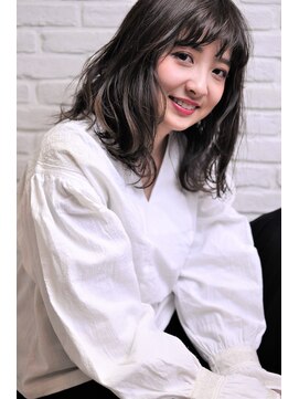 ネウィ ハウオリ 札幌駅前(newi hau'oli) ミディアム×ダークアッシュ