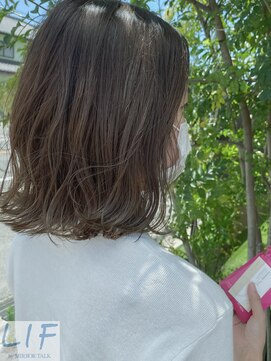 リフ(LIF by MIRROR TALK) ミディアムボブ