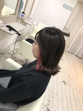 ヘアースタジオ ゼン(hair studio Zen) イヤリングカラー×ミニウルフ【MAYURI】