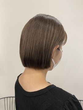 リリアーナ(LILIANA) 【LILIANA】ミニボブ 切りっぱなし ベージュカラー♪