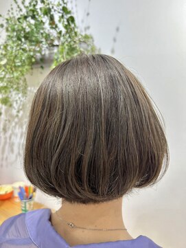 コンフィープラス(comfy plus) 透明感♪髪質改善カラー内巻きショートボブ小顔艶感白髪染め