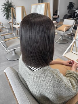 ブローチェラウカ(Broche lauka) オリーブベージュ