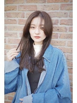 オグジュアリー 表参道(aux.) 柔らかい透明感のシアングレージュ