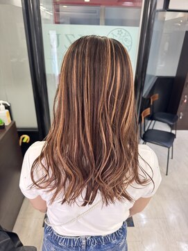 アイズ 本厚木(AIZU) コントラストハイライト ピンクベージュ