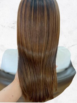 ヴァンカウンシル 一宮店(VAN COUNCIL) 自然体で洗練されたストレートロング×ハイライト