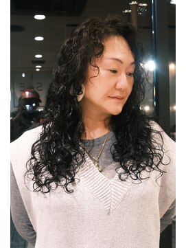 ミューズ バイ ケンジ(MUSE by KENJE) 大人のロングパーマ