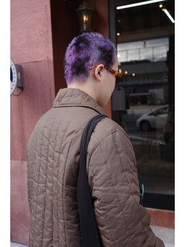 エディ(Edy) スパイキーショートケアブリーチダブルカラー外国人風眉毛カット