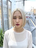 サロウィン 那覇店(SALOWIN)&nbsp;極上プラチナホワイトブロンド×切りっぱなしボブ
