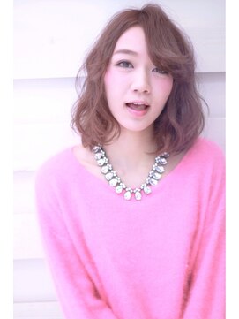 オーロ(ORO) 大人可愛いナチュラルミディアムウェーブ