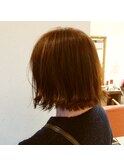 ストレートアイロンでひとひねりカール。切りっぱなしボブ