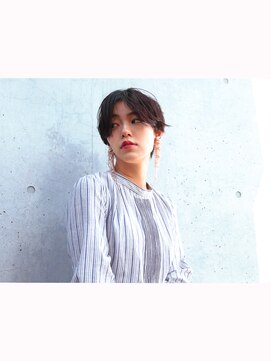 シーズ 栄(sea's) ショート＋パーマ＋センターパート