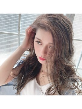 トムキャット(TOM CAT) 大人人気スタイル！『ロング×ミルクティベージュ』