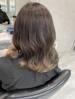 シュネア(shunea330)&nbsp;バレイヤージュ×メンテナンスカラー×グレージュ