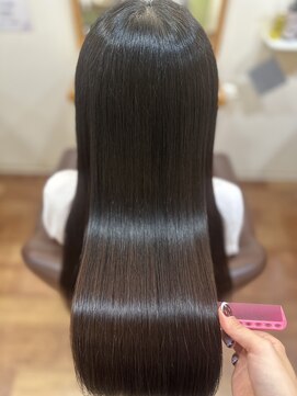 フリージア(freesia) フェイスレイヤー/サラ艶ロング/グレージュカラー