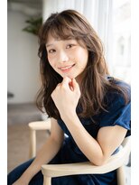 マグノリア オモテサンドウ(MAGNOLiA Omotesando) 顔まわりのインナーレイヤーで作る抜け感ロング・・・HINATA