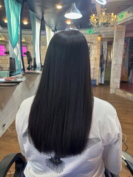 今までにないツヤとなめらかな手触り♪髪質改善で、毛先までまとまる自然なストレートに！リピーター多数！