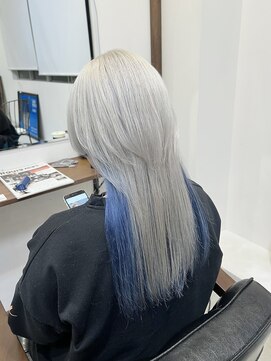 ラック 表参道(LUCK) ホワイトカラー/ブルー/デザインカラー/ブリーチ/20代