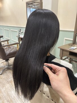 コンフィー(comfy) 『SHOKI』イルミナカラー グレージュ 髪質改善トリートメント