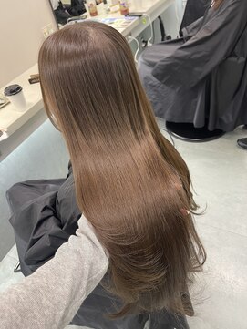 リリー(Lilley) ブリーチなしの透明感たっぷりオリーブグレージュ