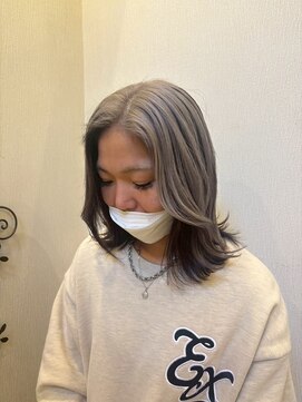 大人可愛いセンターパート小顔レイヤー×アンブレラカラー