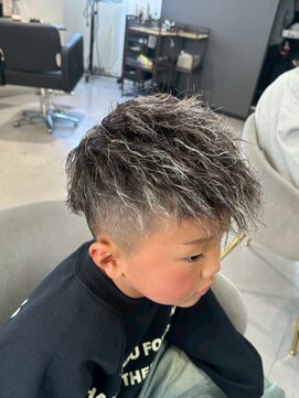 メンズサロン キング 高槻店(Men’s salon K!ng) 波巻きツイストスパイラルパーマ/フェザーパーマ/眉毛/メンズ