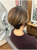 ハイライト丸みショートボブ