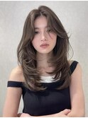 ヘーゼルグレージュレイヤーカットバタフライカットブリーチ岡山