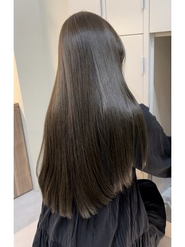 ジーナ 博多筑紫口(Zina) 【冨田侑矢】アッシュベージュミディアム◎オリジナル髪質改善