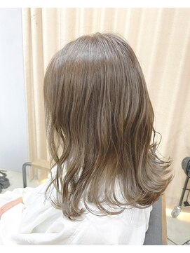 レイドバック(LAID BACK) 抜け感セミロング くびれカット レイヤーカット くすみカラー