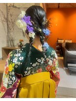 ユニ(uni)&nbsp;卒業式アレンジ/タイトアレンジ/金箔アレンジ/20代/30代