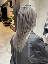 サニー 渋谷(SUNNY)&nbsp;バレイヤージュ、ハイライト、レイヤーロング、グレーベージュ