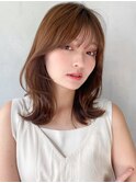 ホワイトブロンドサイドバングレイヤーカット前髪うるツヤ