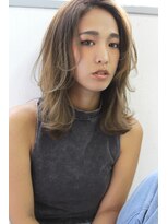 ロゼ 石橋(Rose)&nbsp;【ROSE】レイヤーカット_ハイライト_ブリーチ_センターパート