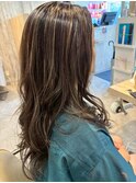 立体感をプラス◎さりげないハイライトロング/ブリーチ