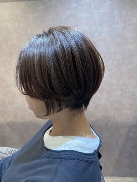 ショートボブ