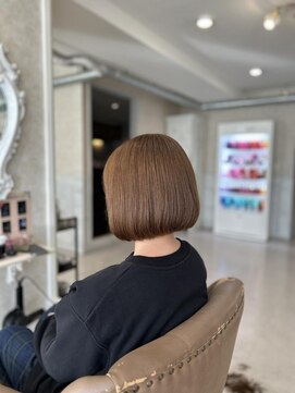 アプリコットカラー＋ミニボブ