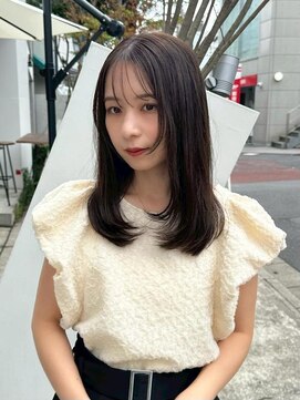 ロマリア(Lomalia) イメチェン/レイヤーカット/地毛風カラー/前髪/表参道/原宿