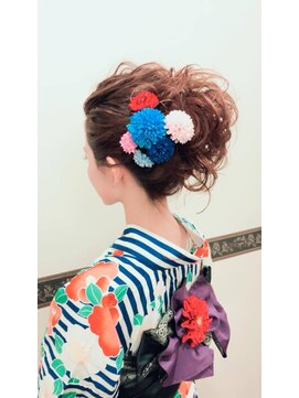 ヘアメイク シュシュ(Hair make chou chou) オールバックの着物アップスタイル【chou-chou　北林夏実】