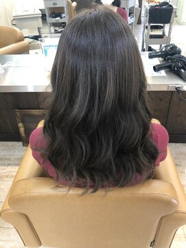 ウィスプ 赤羽店(wisp) カーキーアッシュ