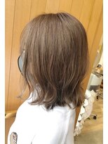 シャメル(Chamel)&nbsp;透明感カラーで軽やか外ハネスタイル