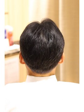 ヘアーモードキクチ 日本橋三越前店 ナチュラル センターパート