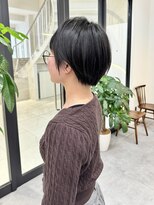 エブリ(evri)&nbsp;横から見て頭の形が綺麗に見えるショートボブ