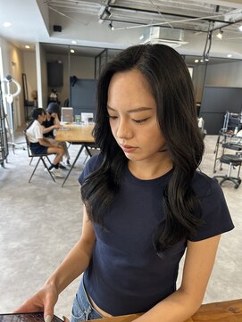 ナンバー(number+) 海外風毛流れレイヤースタイル
