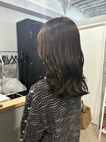 カミエ(kamie)&nbsp;ツヤ感溢れるブラウンミディアム × 大人っぽさ引き出すカット