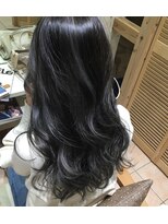 ウィルゴ(VIRGO) 外国人風カラーにハイライト☆ダークアッシュ×シルバーグレー