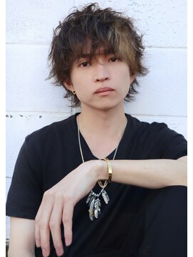 ベラ(Bella) ショートマッシュ/ツーブロック/ハイライト