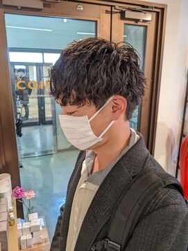 コワファーストナガサキシャンプーボーイ(COIFF1RST NAGASAKI SHAMPOO BOY) 平行マッシュ×ツイストスパイラルパーマ