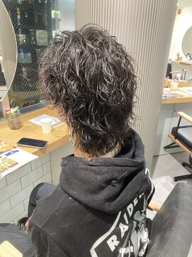 ミエルヘアーエスト 新宿店(mielhair est) ウルフカットのスパイラルパーマ
