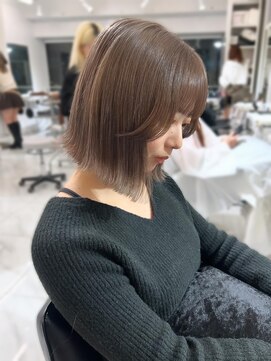 ランテルディ 渋谷(LANTERDIT) 切りっぱなしボブ　前下がり　外ハネ　顔周りカット　透明感