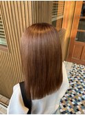 ピンクベージュ